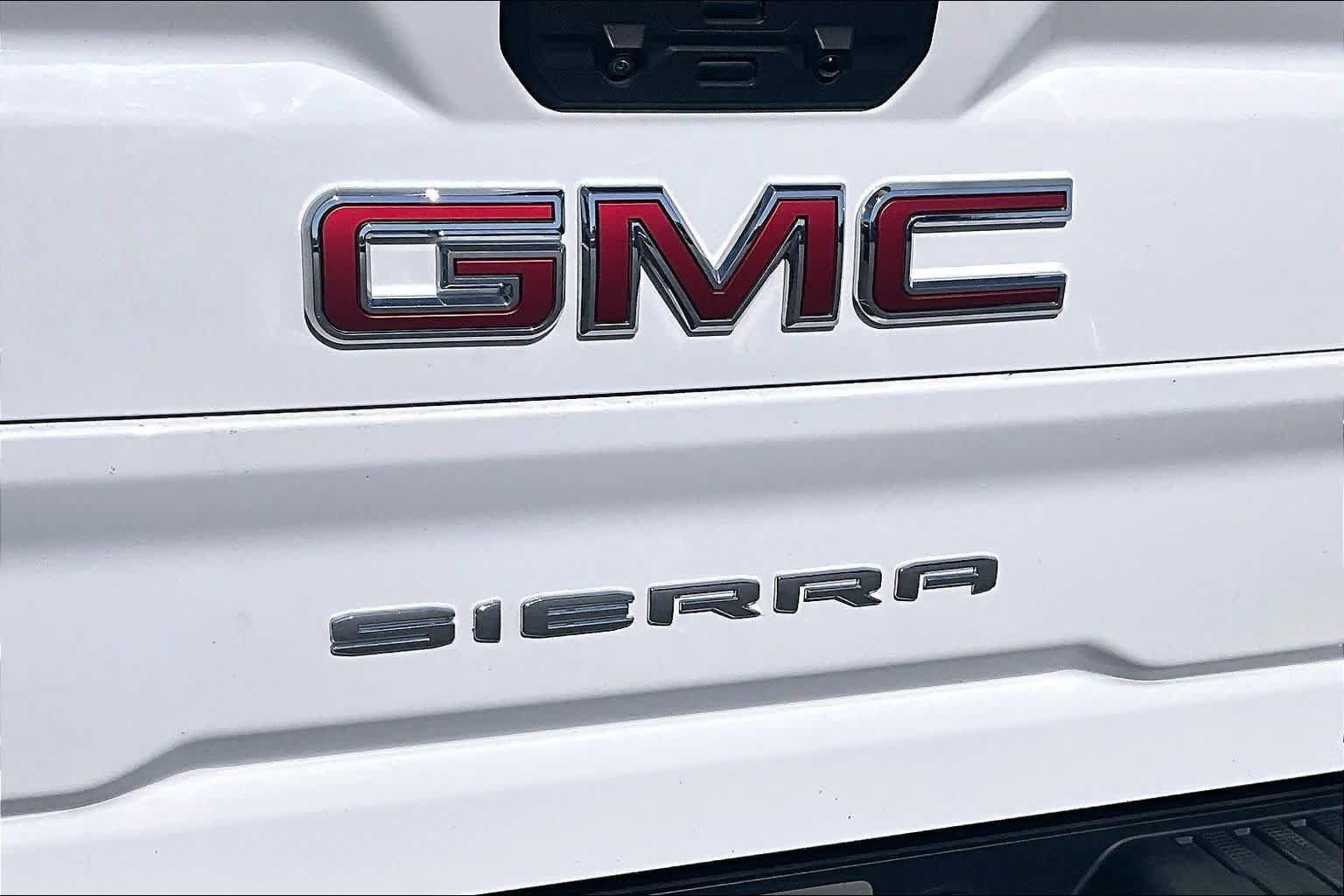 Used 2020 GMC Sierra 2500 AT4 w/ AT4 Premium Package AWD/4WD image 9