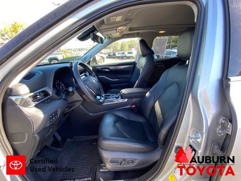 Certified 2020 Toyota Highlander Platinum AWD/4WD image 37