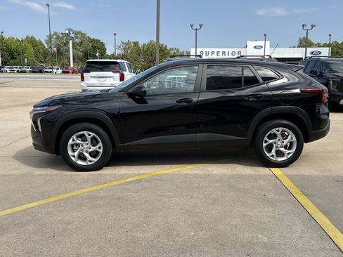 New 2026 Chevrolet Trax LS w/ LS Convenience Package FWD image 10
