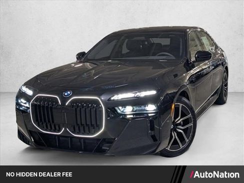 Used 2026 BMW 750e xDrive AWD/4WD image 1