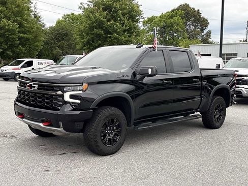 Used 2024 Chevrolet Silverado 1500 ZR2 w/ Technology Package AWD/4WD image 2