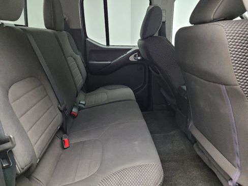 Used 2015 Nissan Frontier PRO-4X image 19