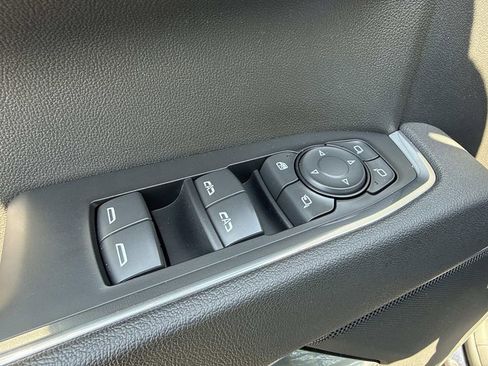 Used 2025 GMC Sierra 1500 SLT AWD/4WD image 22