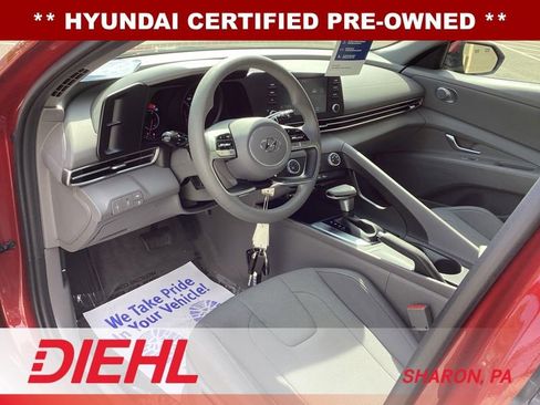 Certified 2023 Hyundai Elantra SE FWD image 18