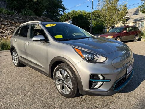 Certified 2022 Kia Niro EX Premium w/ Cold Weather Package FWD image 8