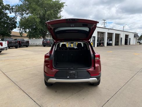 Used 2024 Chevrolet TrailBlazer LT AWD/4WD image 33