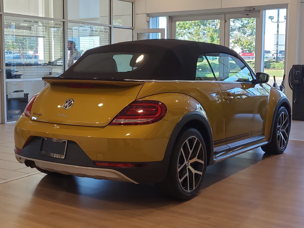 Used 2017 Volkswagen Beetle 1.8T Dune FWD image 5