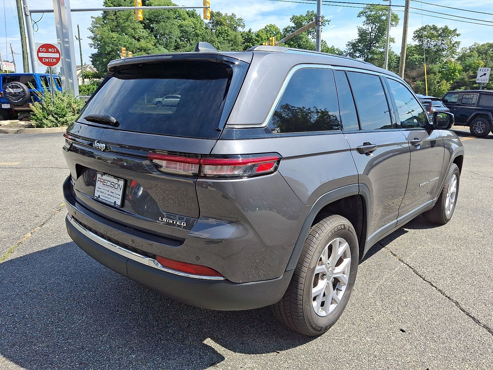 Used 2022 Jeep Grand Cherokee Limited AWD/4WD image 7