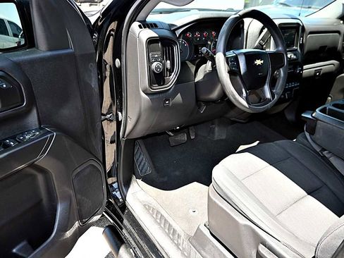 Used 2020 Chevrolet Silverado 1500 Custom w/ Custom Value Package RWD image 17