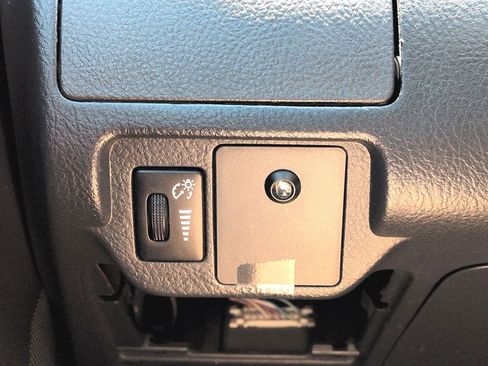 Used 2012 Toyota Yaris Sedan image 20