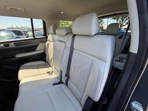 Used 2025 Hyundai Santa Fe SEL AWD/4WD image 40