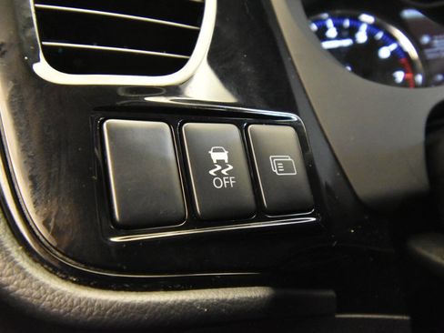 Used 2016 Mitsubishi Outlander ES image 28