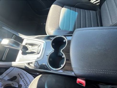 Used 2015 Ford Edge SE AWD/4WD image 17