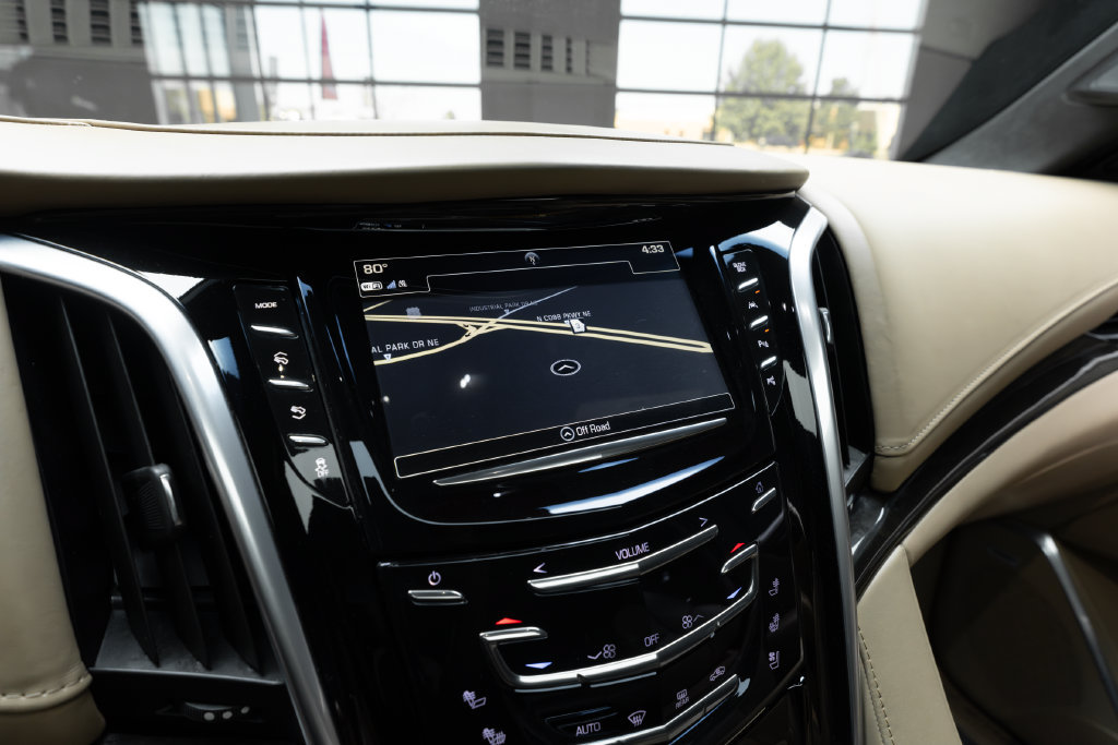 Used 2020 Cadillac Escalade Platinum AWD/4WD image 34