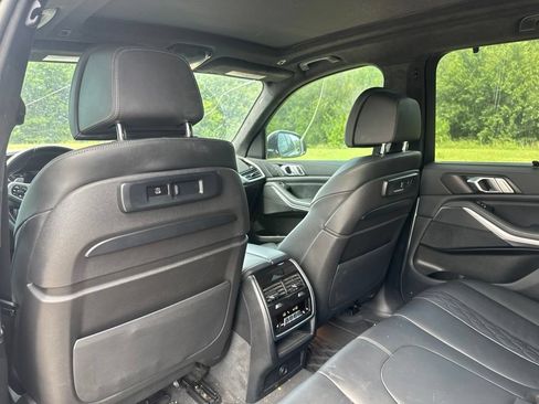 Used 2022 BMW X5 xDrive40i w/ M Sport Package AWD/4WD image 9