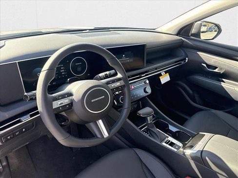 New 2025 Hyundai Tucson SEL image 3