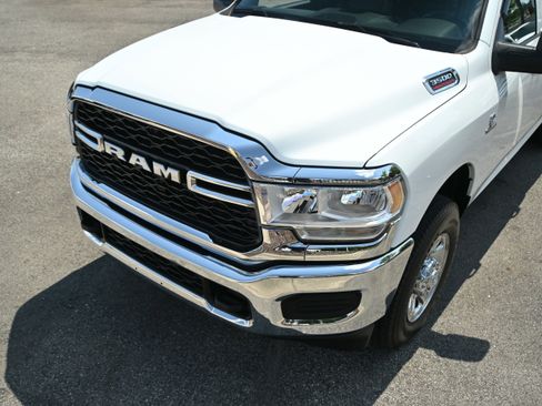 Used 2024 RAM 3500 Tradesman w/ Chrome Appearance Group image 27