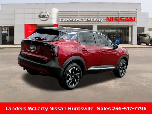 Used 2025 Nissan Kicks SV w/ Illumination Package image 3