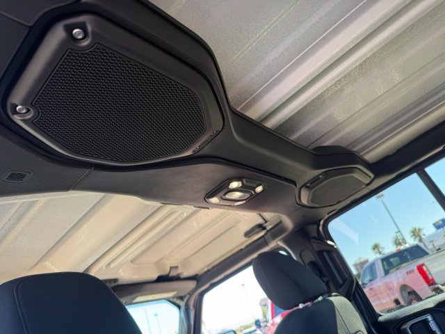 Used 2021 Jeep Gladiator Sport AWD/4WD image 32