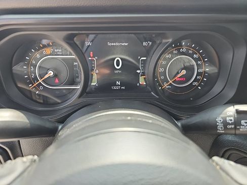 Certified 2025 Jeep Wrangler Sport AWD/4WD image 23