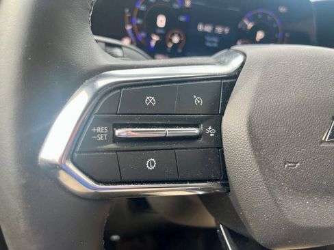 Used 2026 Chevrolet Suburban High Country AWD/4WD image 16