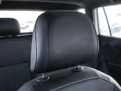 Used 2023 Volkswagen Tiguan SE R-Line image 36