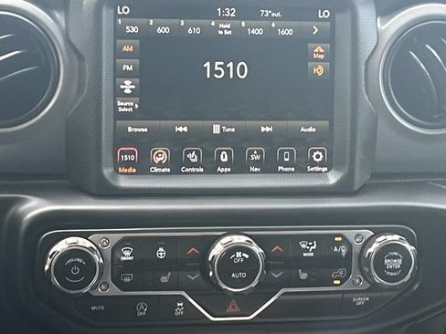 Used 2022 Jeep Wrangler Unlimited Sport AWD/4WD image 19