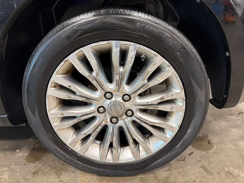 Used 2012 Chrysler 200 Limited FWD image 17