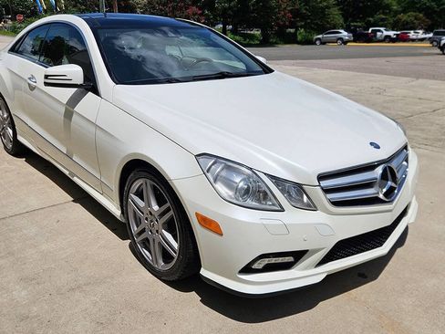 Used 2010 Mercedes-Benz E 550 Coupe image 14
