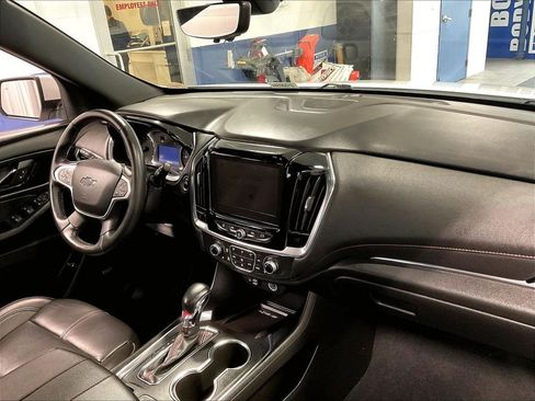 Used 2023 Chevrolet Traverse RS AWD/4WD image 14
