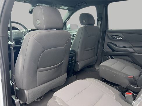 Used 2023 Chevrolet Traverse LT w/ Midnight/Sport Edition image 28