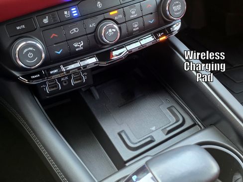 Used 2021 Dodge Durango R/T w/ Tow 'N Go Package AWD/4WD image 42