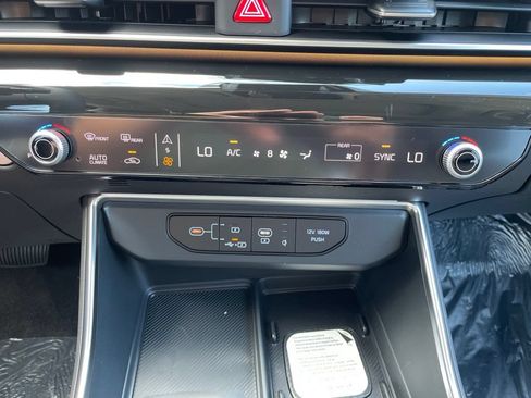 New 2027 Kia Carnival SX Prestige FWD image 24