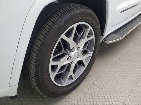 Used 2020 Jeep Grand Cherokee Overland AWD/4WD image 31
