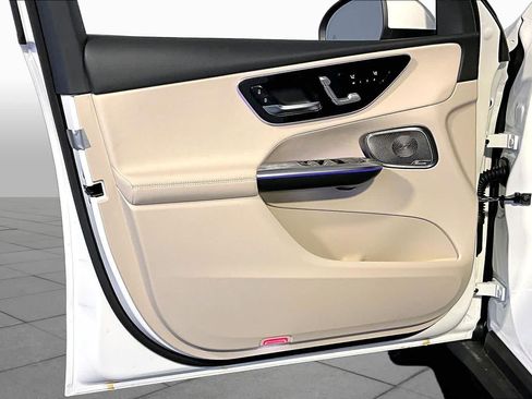 New 2027 Mercedes-Benz GLC 300 4MATIC image 11