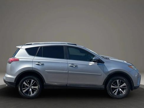 Used 2016 Toyota RAV4 XLE FWD image 6