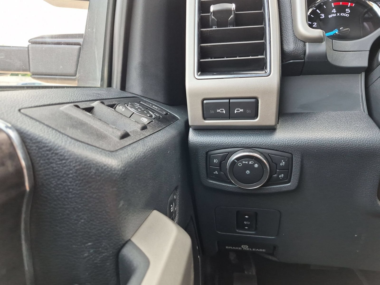 Used 2022 Ford F250 Lariat w/ Lariat Value Package AWD/4WD image 17