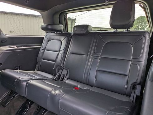 Used 2023 Lincoln Navigator Reserve AWD/4WD image 10