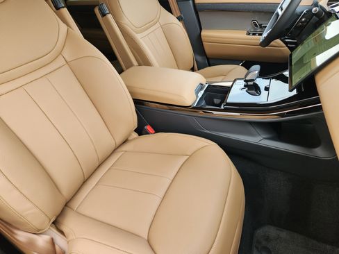 New 2026 Land Rover Range Rover Sport SE image 13