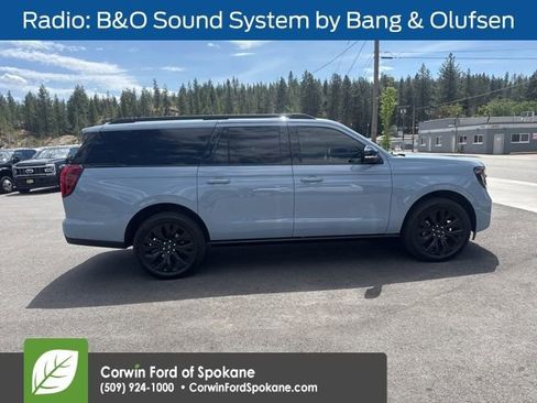 Used 2025 Ford Expedition Max Platinum w/ Stealth Appearance Package AWD/4WD image 8