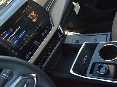 New 2026 Chevrolet Equinox ACTIV image 24