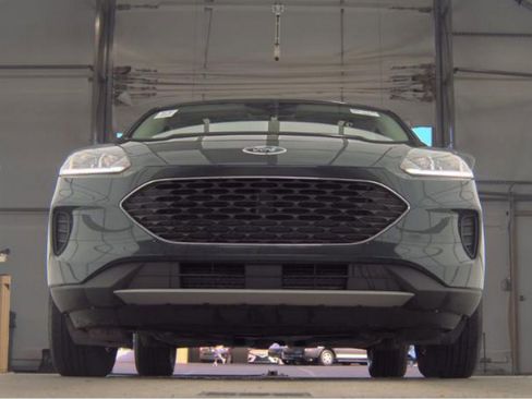 Used 2022 Ford Escape SE w/ Convenience Package AWD/4WD image 3