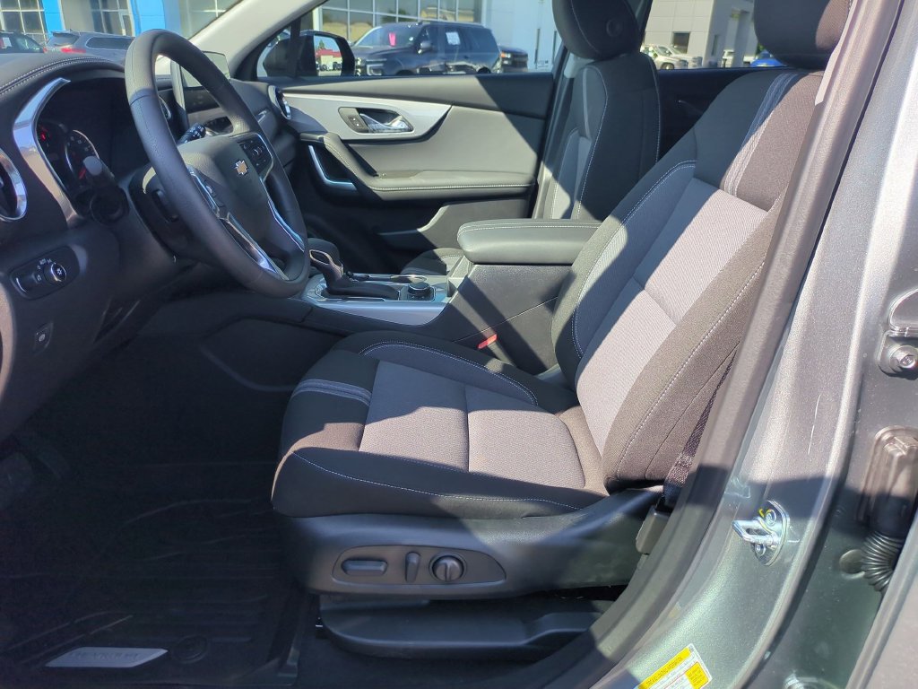 New 2026 Chevrolet Blazer LT w/ Convenience Package FWD image 13