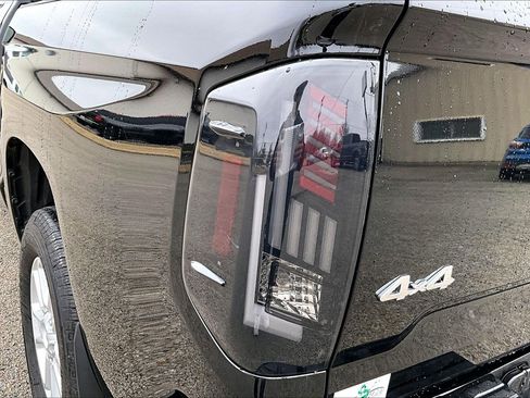 Used 2018 Toyota Tundra SR5 w/ SR5 Upgrade Package image 27