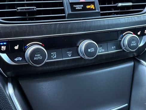 Used 2020 Honda Accord Touring image 28