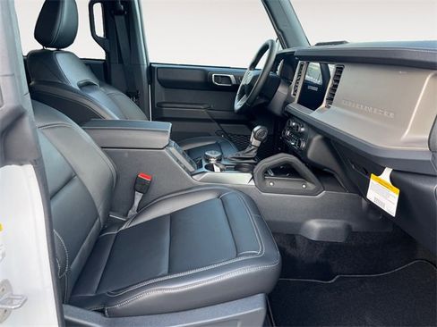 New 2025 Ford Bronco Outer Banks w/ Sasquatch Package image 15