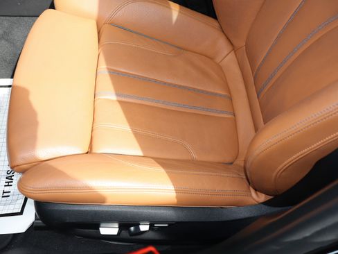 Used 2019 BMW 530i w/ Convenience Package image 19