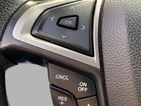 Used 2019 Ford Fusion SE image 18