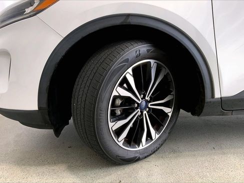 Used 2022 Ford Escape SE w/ SE Sport Appearance Package FWD image 20