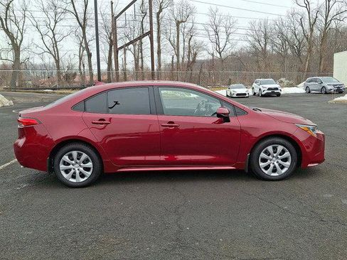 Certified 2025 Toyota Corolla LE image 27